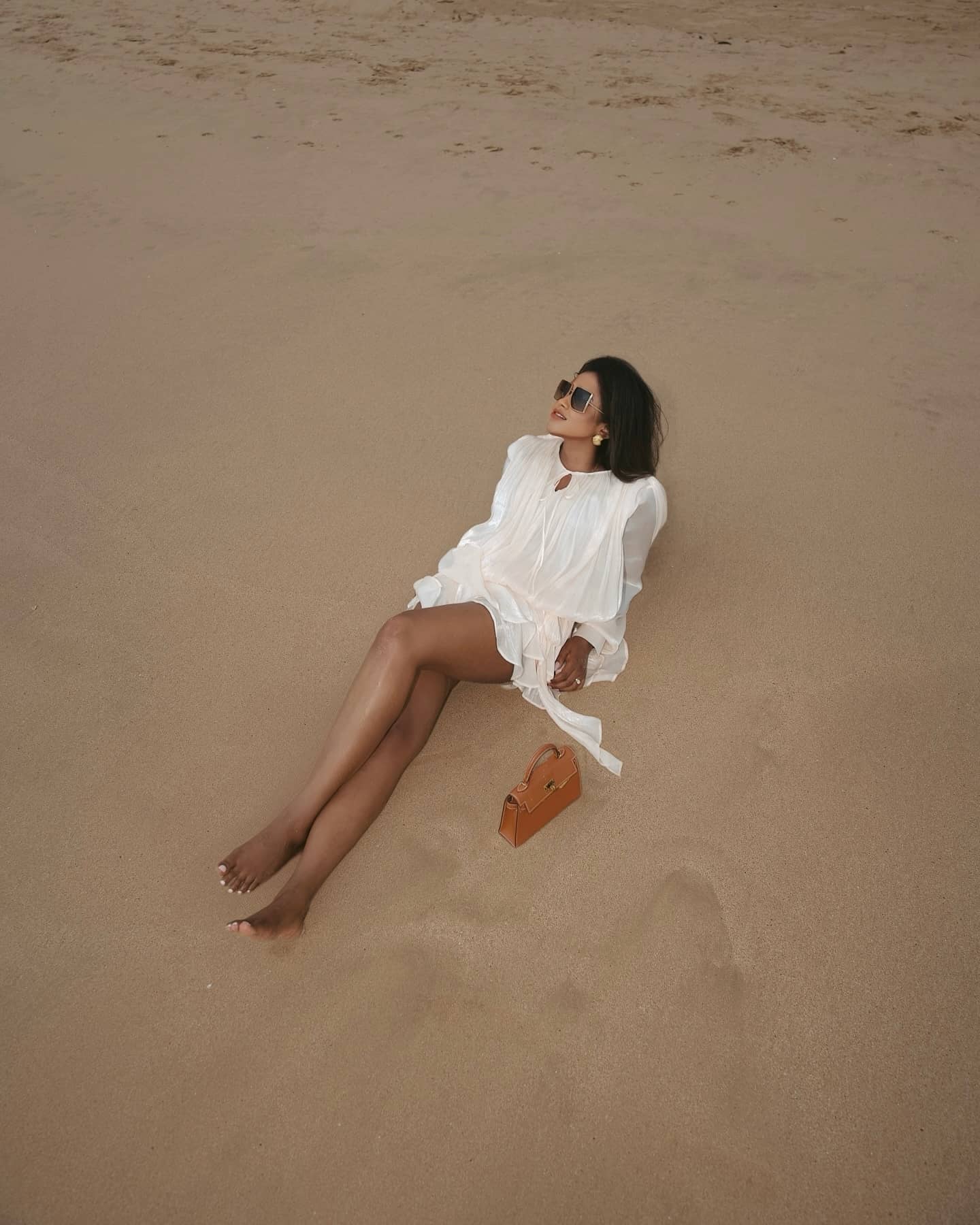 Moody beach days 🤍

#summerholiday #summerdress #summeroutfit #holidayoutfit #datenight #datenightdress #datenightoutfit #allpink #cutedress #beachdress