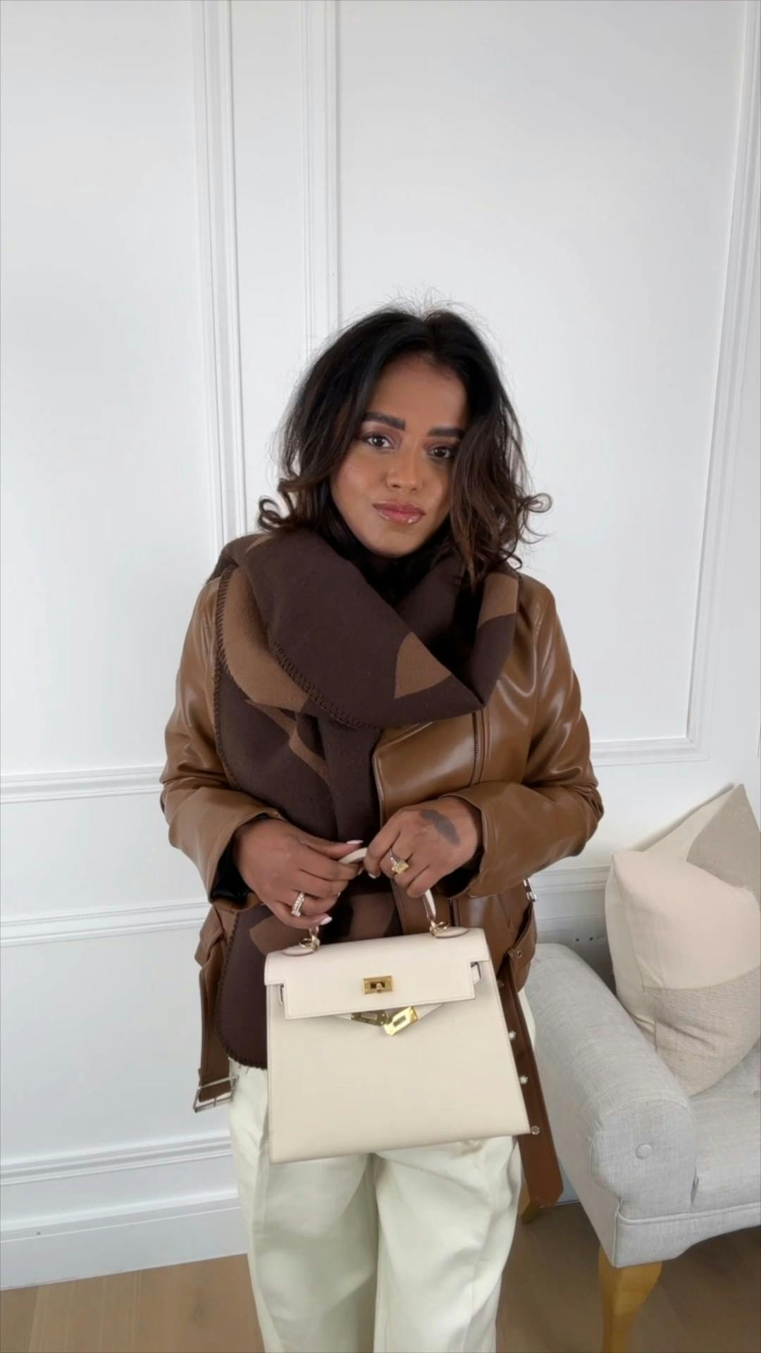 Brown leather jacket, white trousers, Hermes Kelly 25, dark brown outfit, winter style, winter outfit
